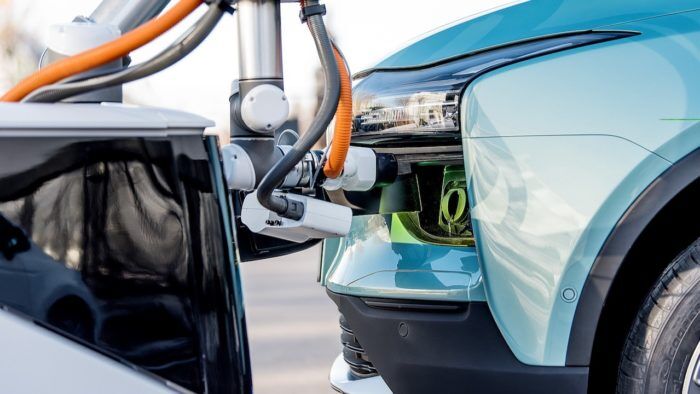 Robot Autonomo Cargador Aiways 1 700x394