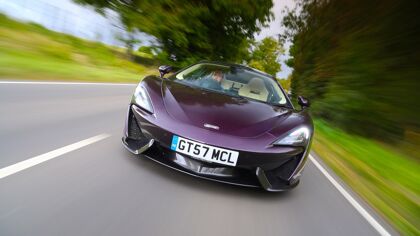 McLaren prepara un nuevo híbrido enchufable de acceso