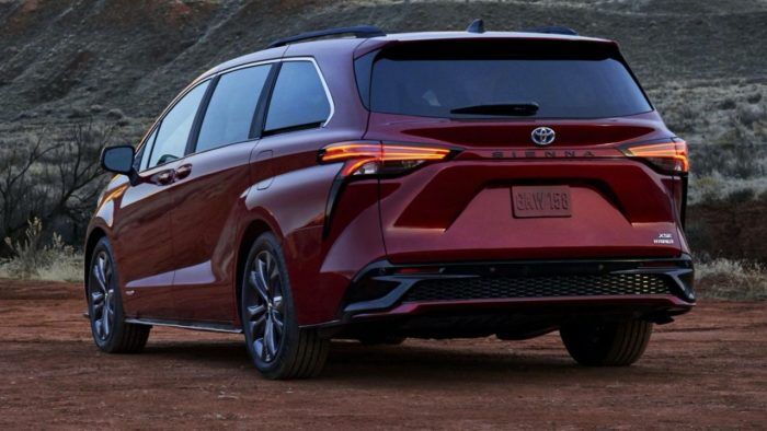 2021 Toyota Sienna 23 700x394
