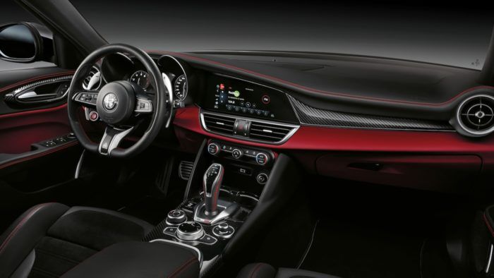 Alfa Romeo Stelvio Quadrifoglio 2020 3 700x394