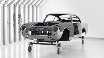 Así se fabrican los Aston Martin DB5 Goldfinger Continuation