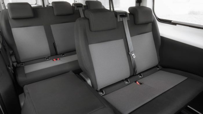 Opel Vivaro Combi 2020 4 700x394