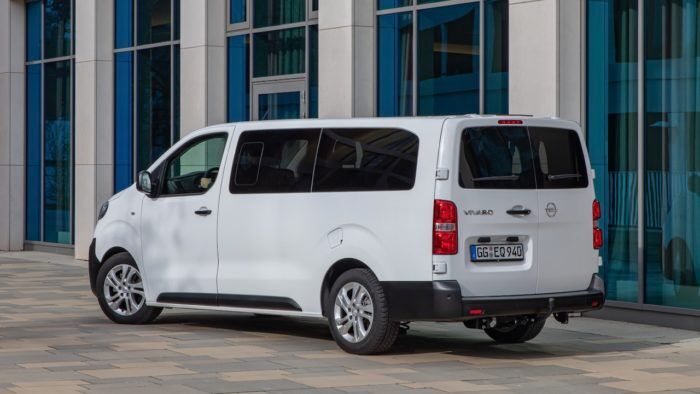 Opel Vivaro Combi 2020 6 700x394