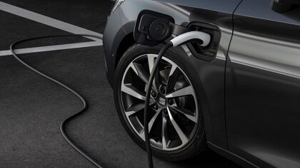 ¿Por qué SEAT no se adentra en la electrificación completa?