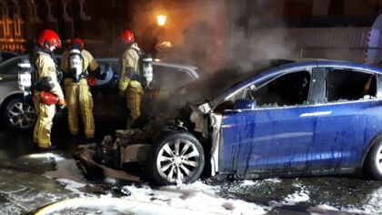 ¿Es cierto que los coches eléctricos tienen más riesgo de incendio?