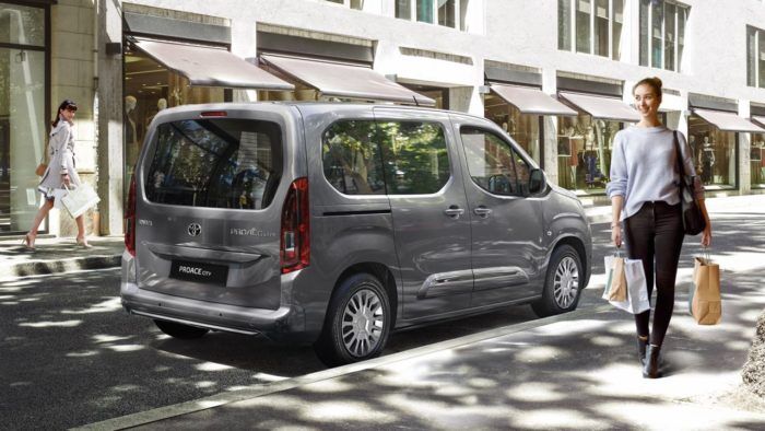 Toyota ProAce City Combi 2020 1 700x394