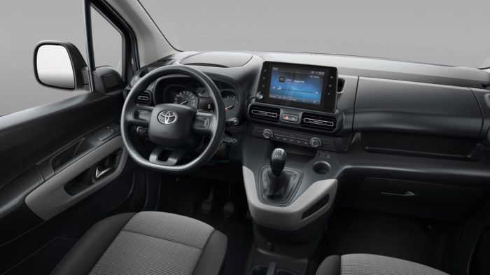 Toyota ProAce City Combi 2020 Interior 1 700x393