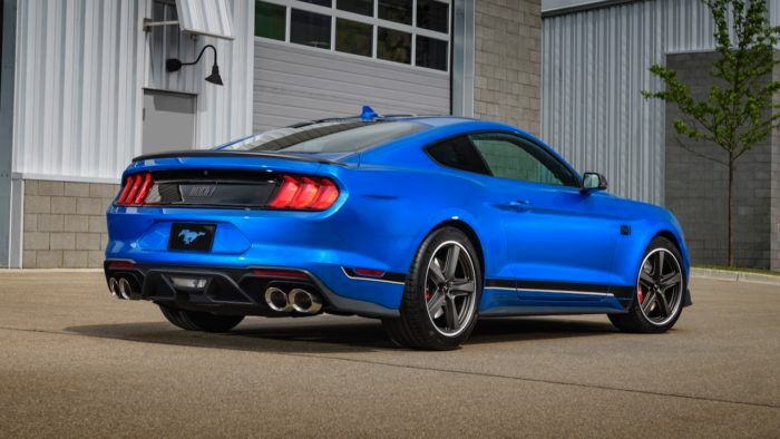 Ford Mustang Mach 1 25 700x394