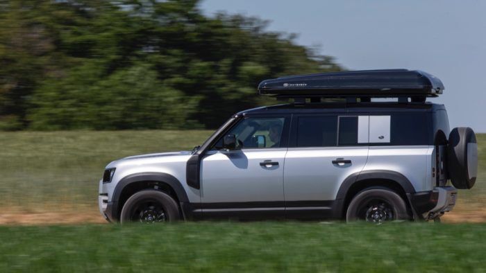 Land Rover Defender Autohome 11 700x394