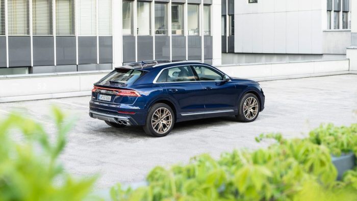 Audi SQ8 TFSI 8 700x394