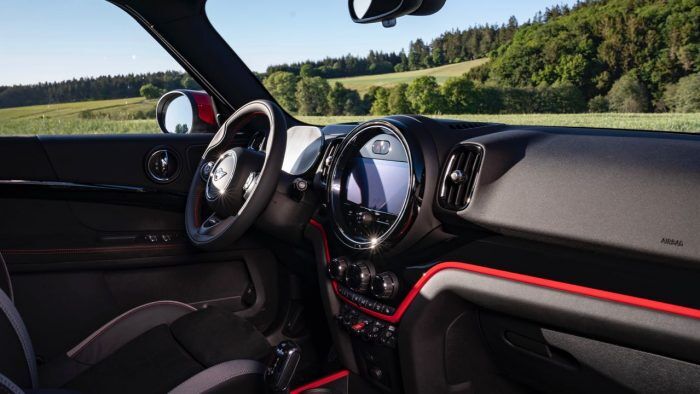 MINI JCW Countryman 2021 Interior 1 700x394