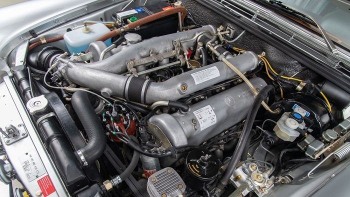 Mercedes 300 SEL 6