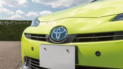 Los futuros Toyota dejarán de acelerar si prevén un posible accidente