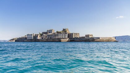 La isla de Mitsubishi: Turismo sobre un pasado de terror