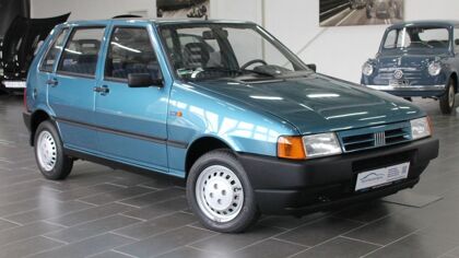 ¿Te interesa volver a un modesto 1996 con este Fiat Uno nuevecito?