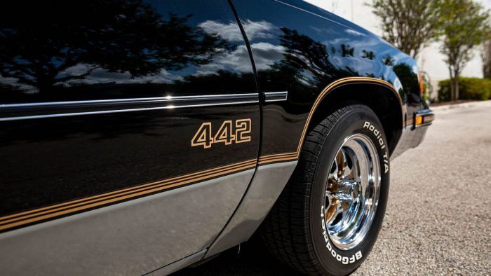 Oldsmobile 442 1987 Detalle 1 700x394