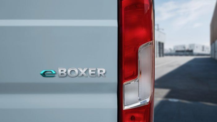 Peugeot E Boxer 10 700x394