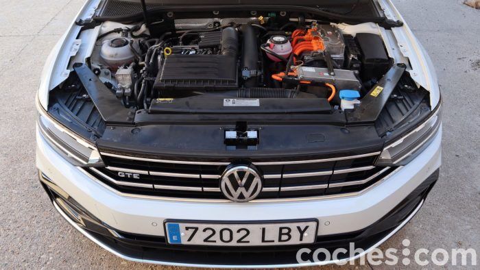 Volkswagen Passat Variant GTE Motor 1 700x394