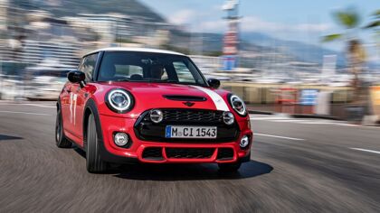 El MINI Paddy Hopkirk Edition honra la icónica victoria del Rally de Montecarlo de 1963