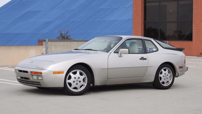 Porsche 944 S2