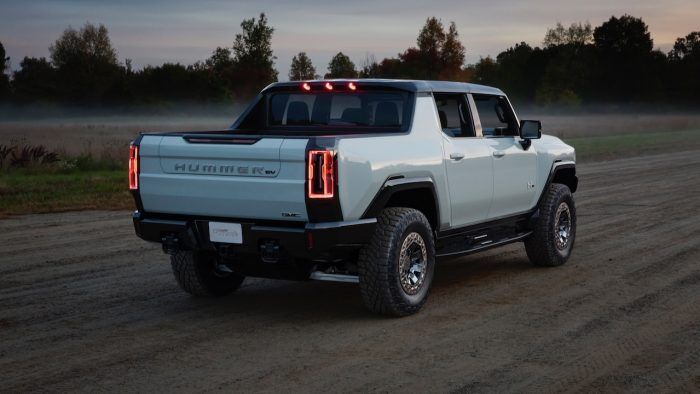 GMC Hummer EV 2 700x394