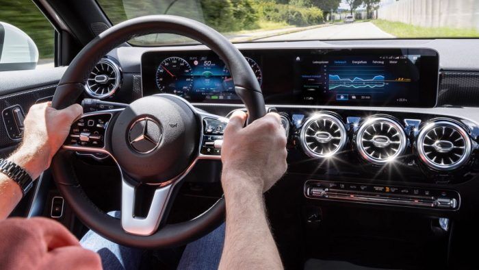 Mercedes Clase A Sedan PHEV 2 700x394