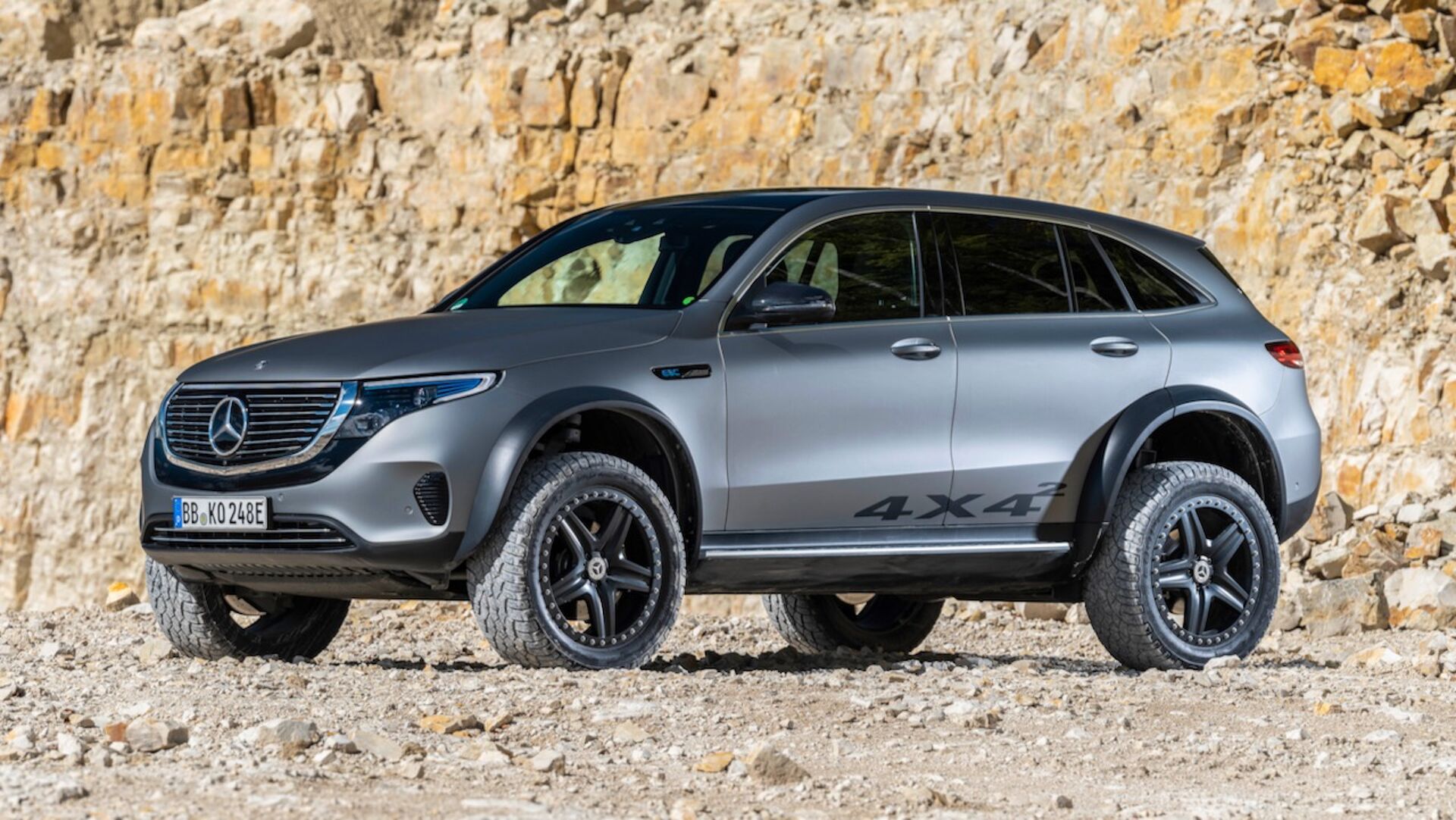 Elektroauto der Extreme: Elektrischer Luxus goes offroad: Elektromobilität wird abenteuerlustigElectric car of extremes: Electric luxury goes off-road: Electric mobility develops a thirst for adventure