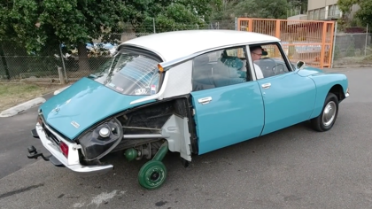 Los Citroën se mueven con tres ruedas: ¿Verdad o mito?