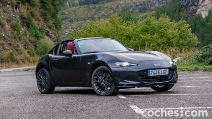 Era inevitable: el próximo Mazda MX-5 estará electrificado