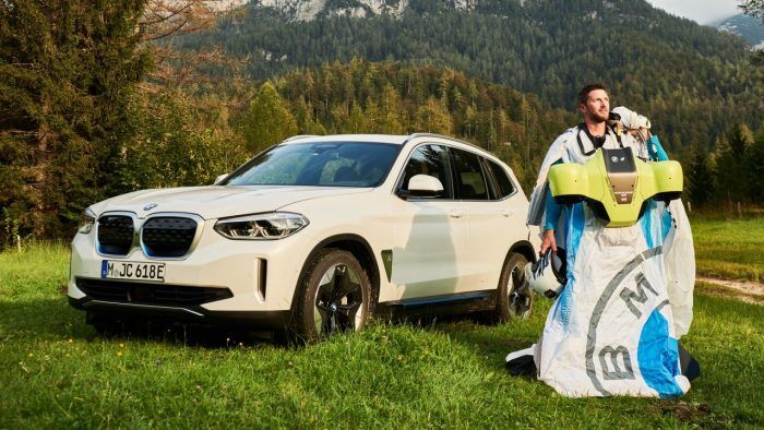 BMW Traje Aereo Electrico 2 700x394