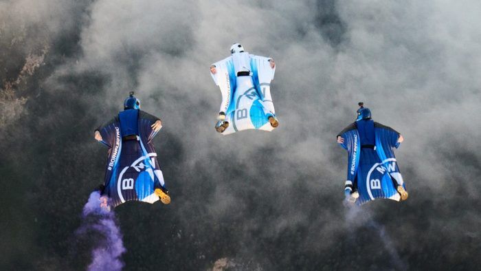 BMW Traje Aereo Electrico 8 700x394