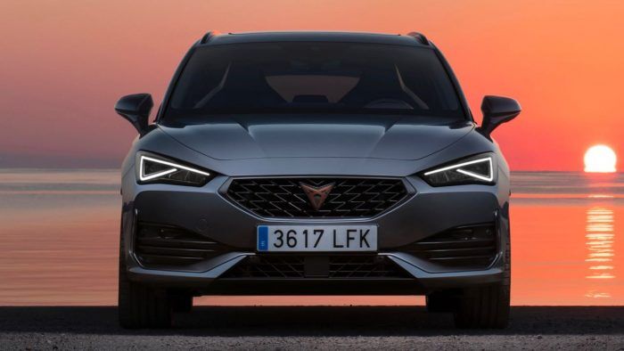 Cupra Leon Sportstourer EHybrid 2020 23 700x394