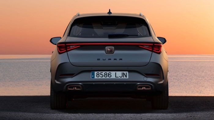Cupra Leon Sportstourer EHybrid 2020 25 700x394