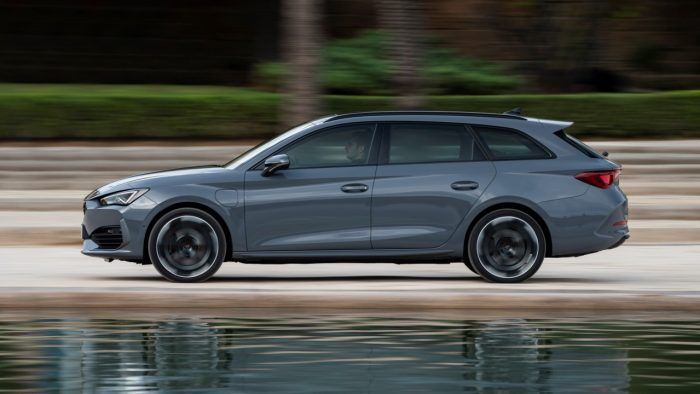 Cupra LeóN ST E Hybrid 24 700x394