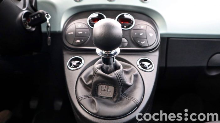 Fiat 500 Hybrid Prueba Interior 6 700x393