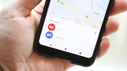 ¿Cómo puedo ver los avisos de radar en Google Maps?
