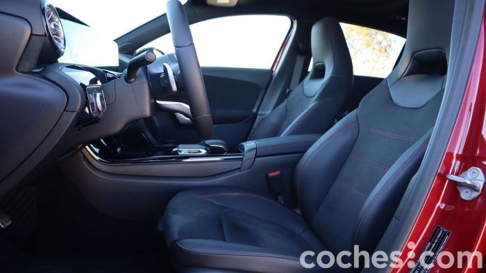 Mercedes A 250e Prueba Interior 7 700x393