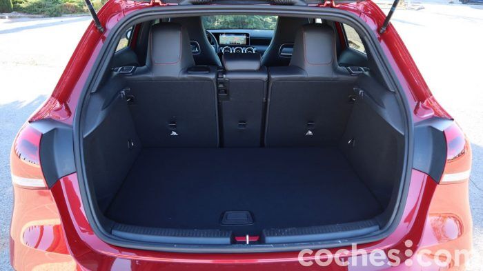 Mercedes A 250e Prueba Maletero 4 700x393