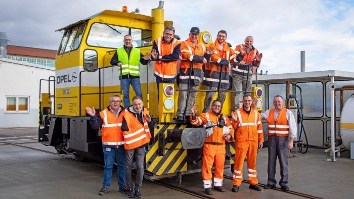 Opel Locomotora Tren 700x394