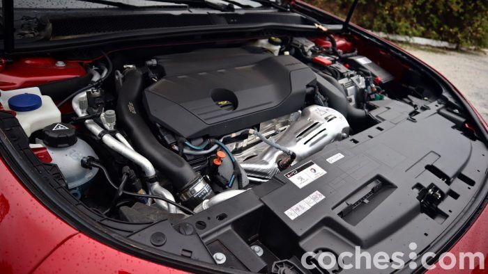 Peugeot 508 Hybrid Prueba Motor 2 700x394