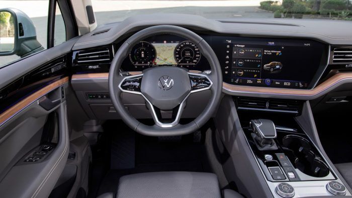 Volkswagen Touareg EHybrid 4 700x394