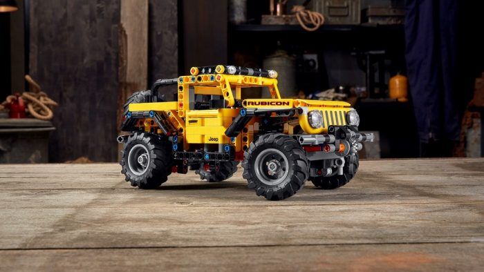 LEGO Technic Jeep Wrangler 1 700x394