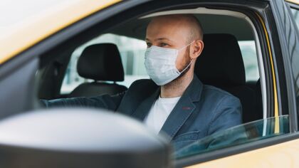 La DGT no te puede multar por no llevar mascarilla en el coche