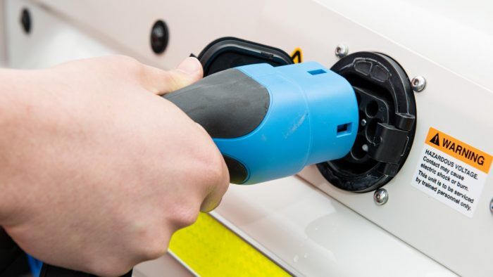 Toyota Land Cruiser 70 Electrico Prototipo 5 700x394