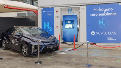 Abre en Madrid una nueva estación de hidrógeno para repostar coches de pila de combustible