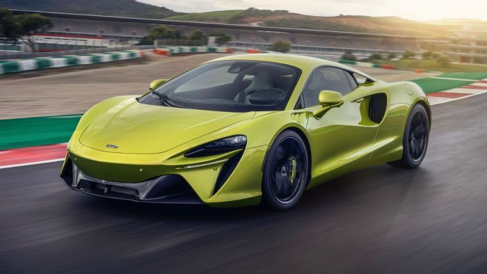 McLaren Artura 2021 16 700x394