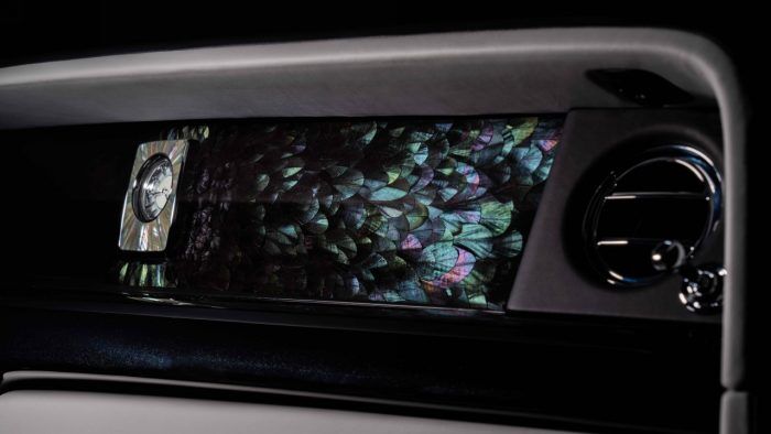 Rolls Royce Phantom Iridescent Opulence 8 700x394