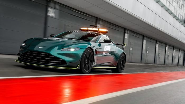 Aston Martin Vantage Safety Car F1 2021 15 700x394