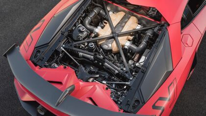 El próximo Lamborghini Aventador mantendrá el V12, aunque será híbrido