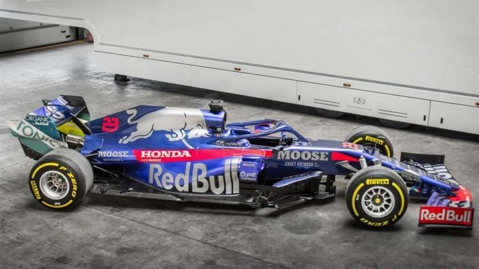 Toro Rosso STR14 2019 Formula 1 2 700x394